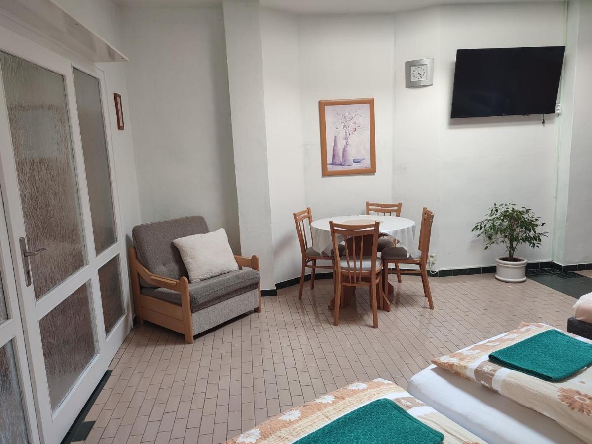 Apartament Pension Dana Karaskova Kutná Hora Zewnętrze zdjęcie